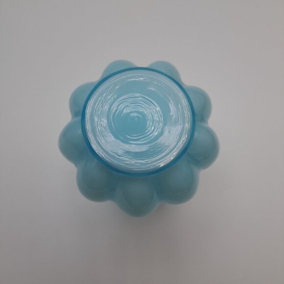 Fenton Pale Blue Melon Vase With Ruffled Crimped Edge Glass - Picture 8 of 11